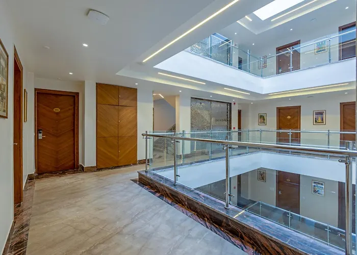 Ginger Palace Near Delhi AirportAirport Hotel